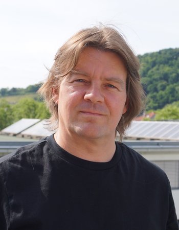 Ein Bild von PD Dr. Felix Krämer.