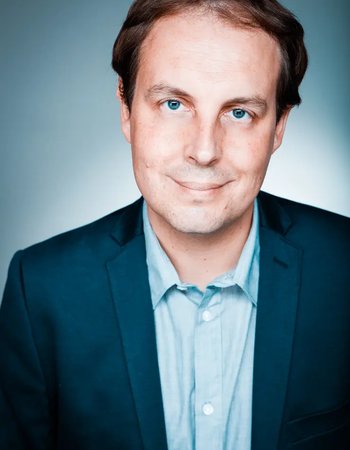 Ein Bild von Prof. Dr. Stefan Schmalz.